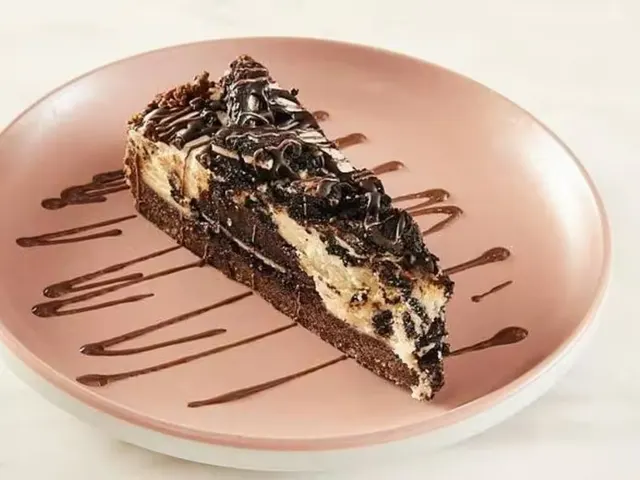 Cookies & Cream Cheesecake